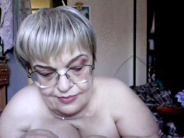 LLIyJluk live cam on BongaCams