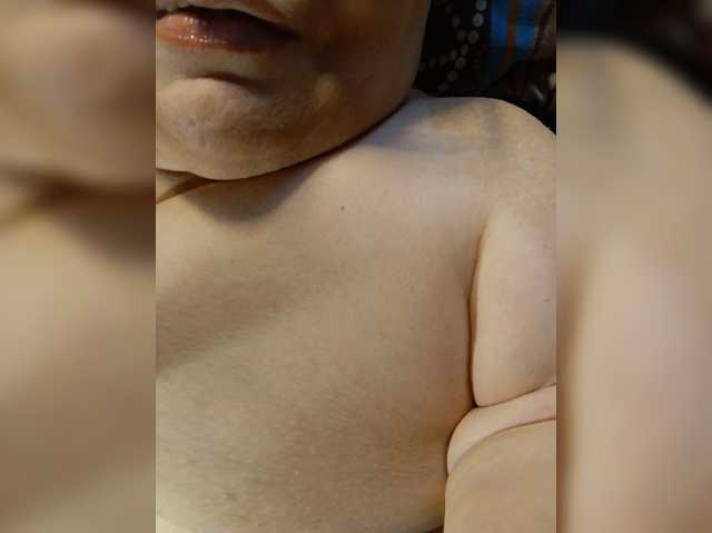 LLIyJluk live cam on BongaCams