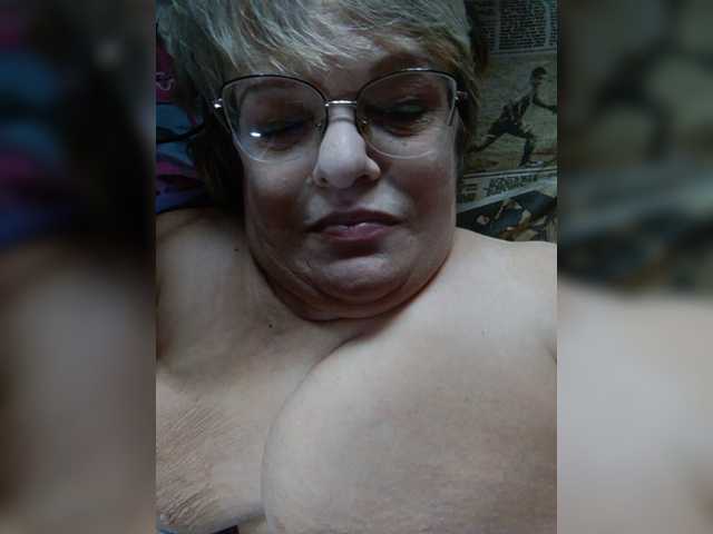 LLIyJluk live cam on BongaCams