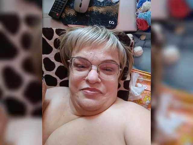 LLIyJluk live cam on BongaCams