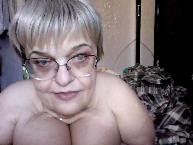 LLIyJluk live cam on BongaCams