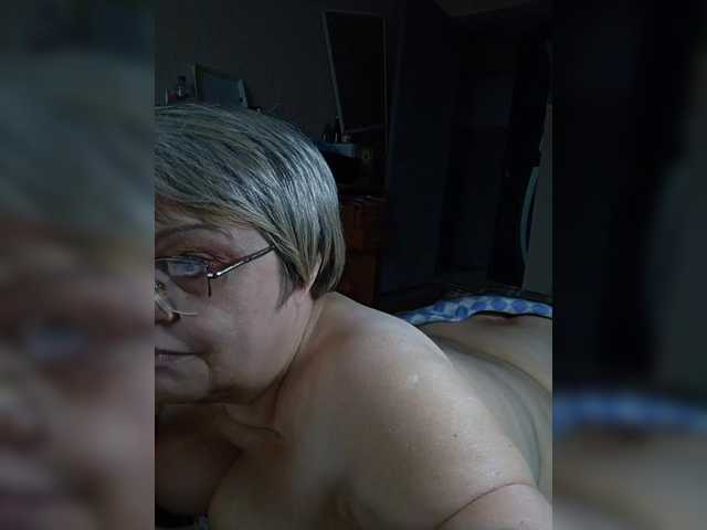 LLIyJluk live cam on BongaCams