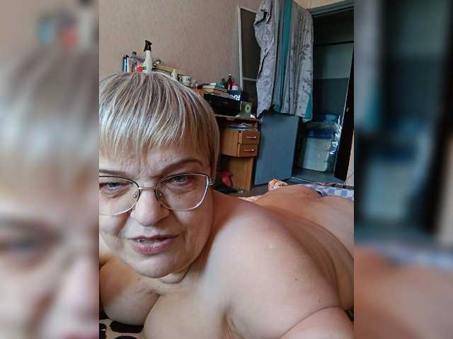LLIyJluk live cam on BongaCams