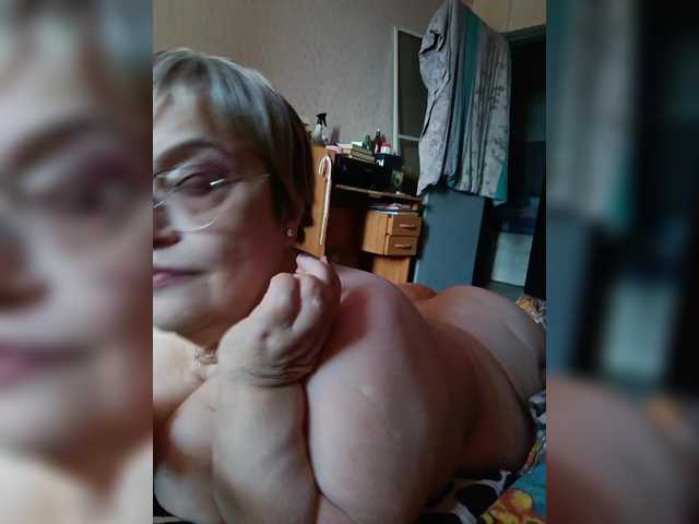 LLIyJluk live cam on BongaCams