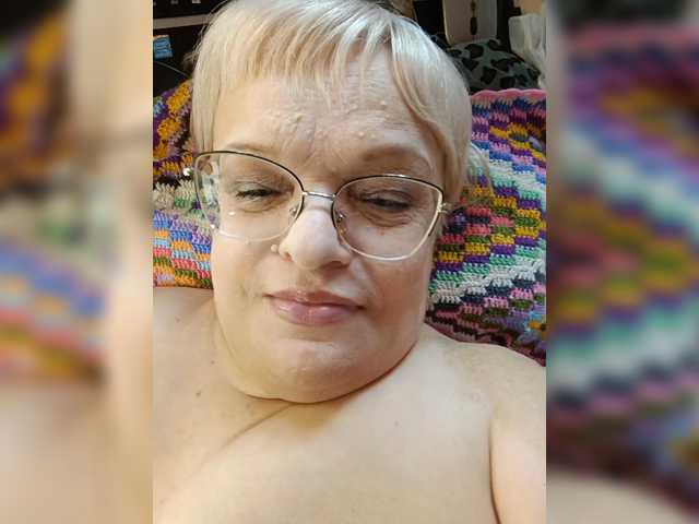 LLIyJluk live cam on BongaCams