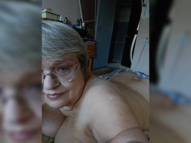 LLIyJluk live cam on BongaCams