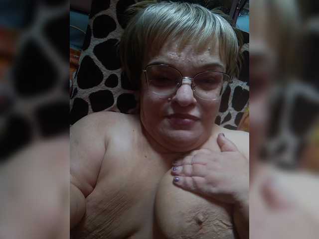 LLIyJluk live cam on BongaCams