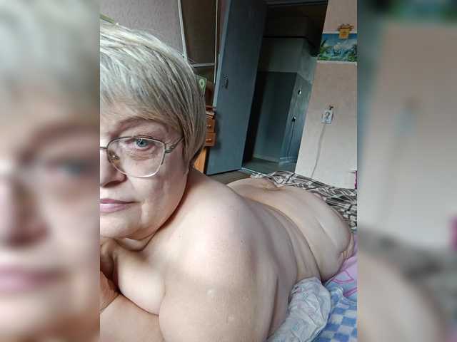 LLIyJluk live cam on BongaCams