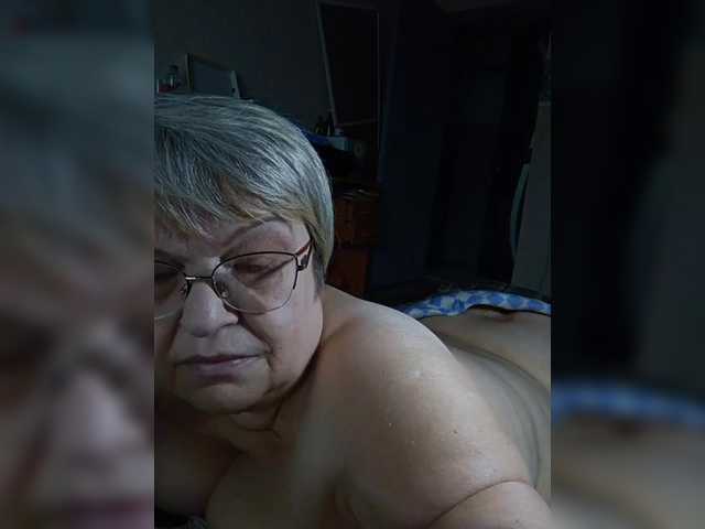 LLIyJluk live cam on BongaCams