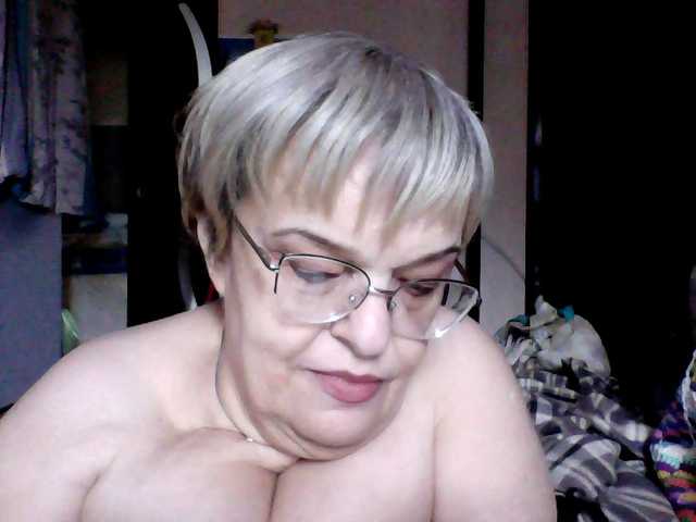Sex chat gratuit in direct cu LLIyJluk pe BongaCams