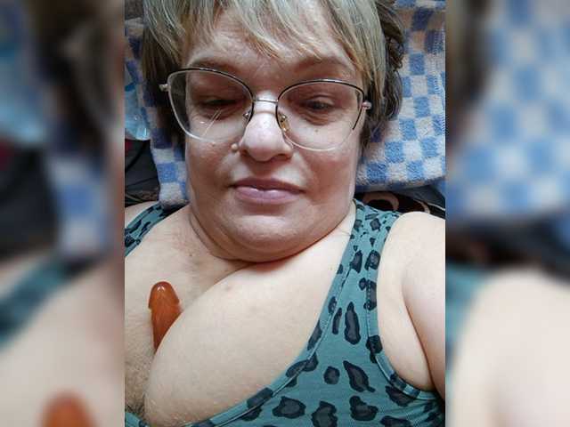 LLIyJluk live cam on BongaCams