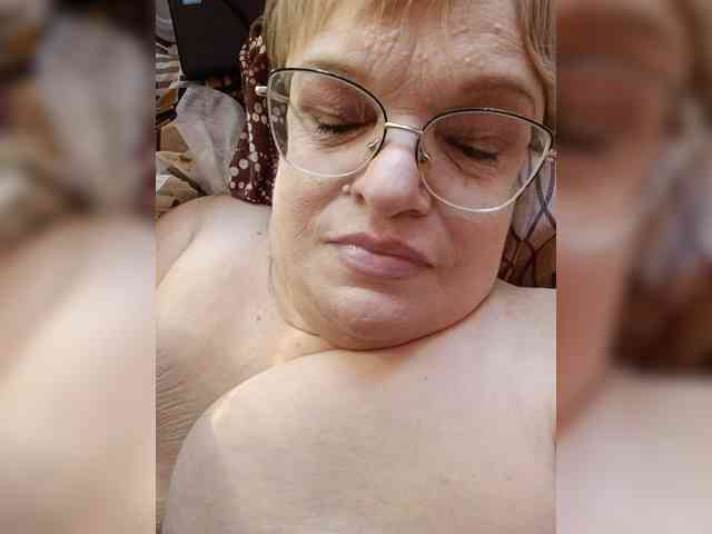 MAJIbILLIKA webcam