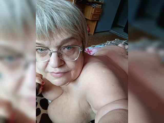 LLIyJluk Sex Cam Show