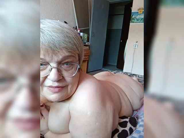 LLIyJluk Sex Cam Show