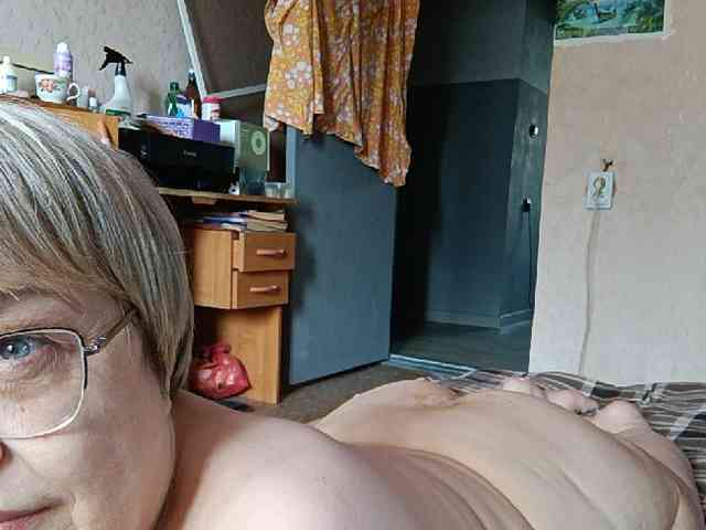 LLIyJluk Sex Cam Show