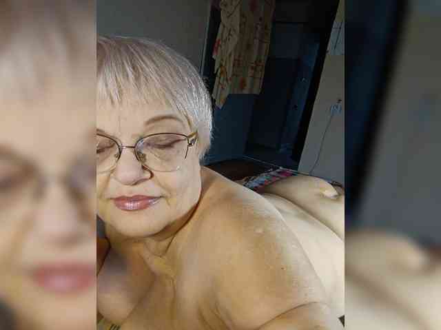 MAJIbILLIKA webcam