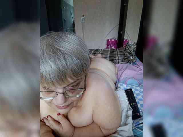 LLIyJluk Sex Cam Show