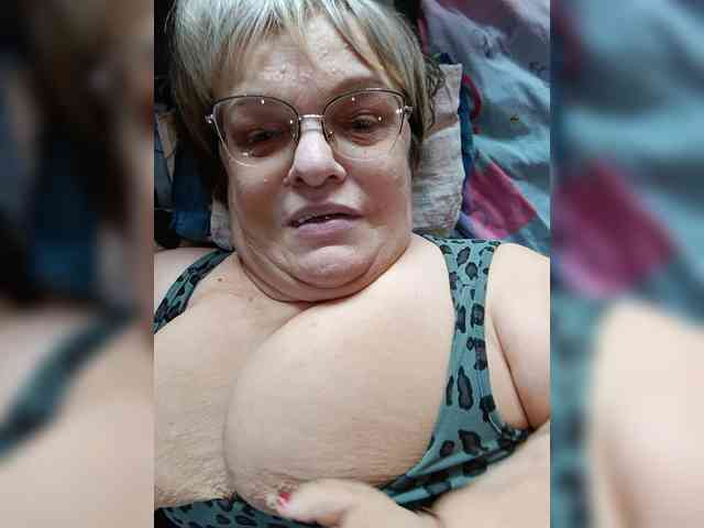 LLIyJluk Sex Cam Show