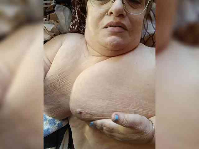 MAJIbILLIKA webcam