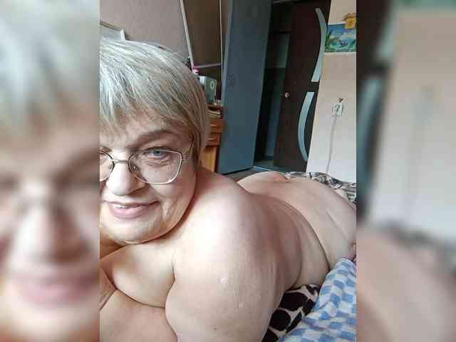 LLIyJluk Sex Cam Show