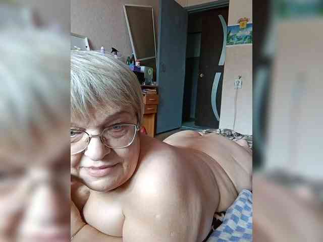 LLIyJluk Sex Cam Show