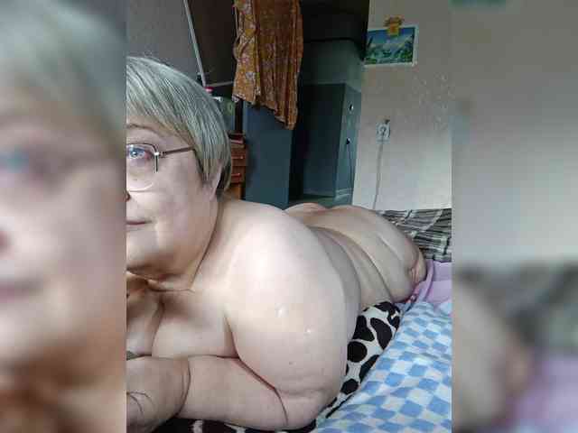 LLIyJluk Sex Cam Show