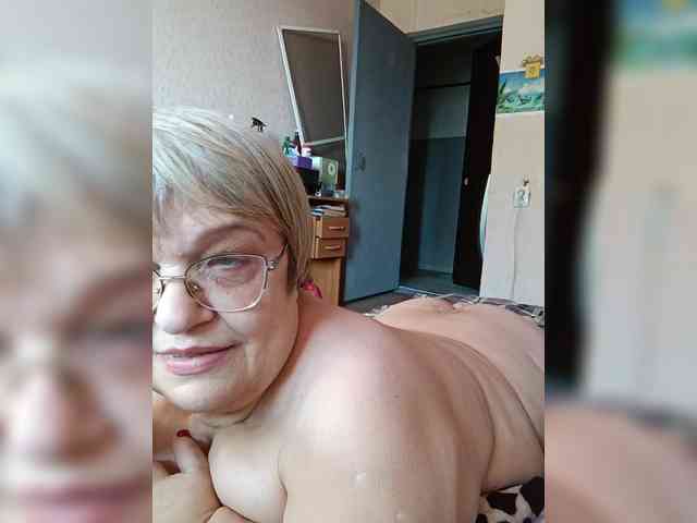 LLIyJluk Sex Cam Show