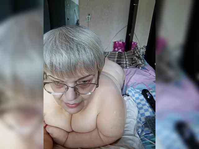 LLIyJluk Sex Cam Show