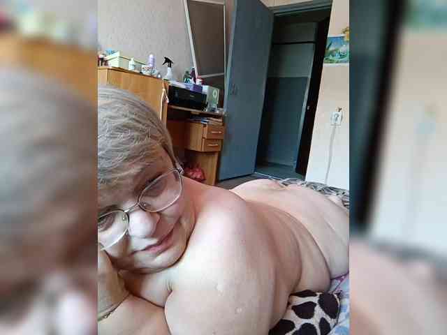 LLIyJluk Sex Cam Show