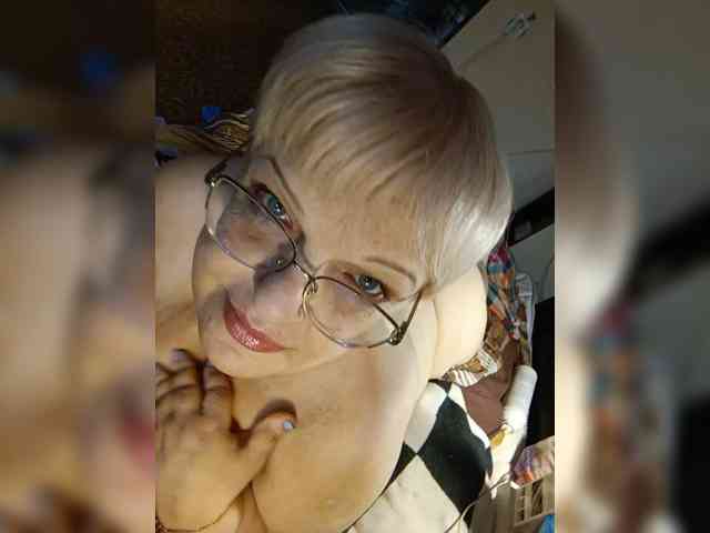 MAJIbILLIKA webcam