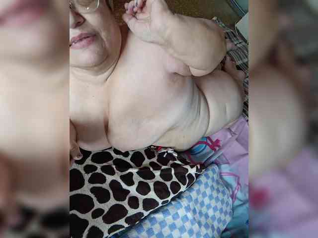 LLIyJluk Sex Cam Show