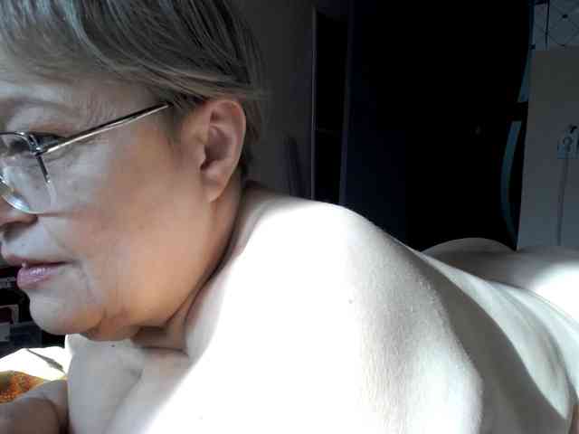 LLIyJluk webcam