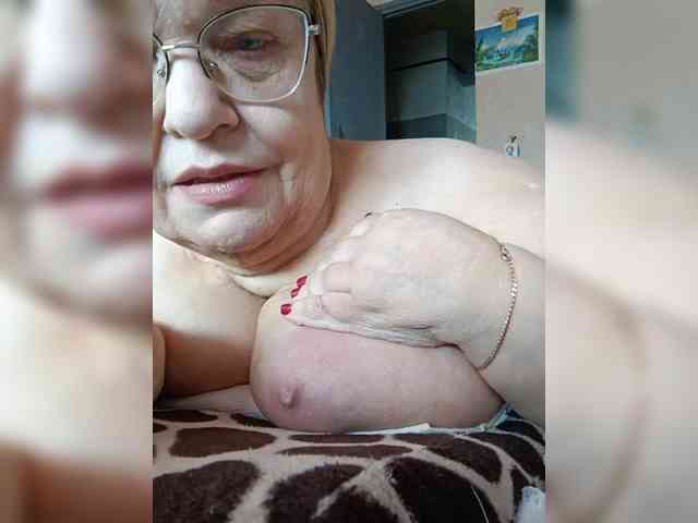 LLIyJluk Sex Cam Show