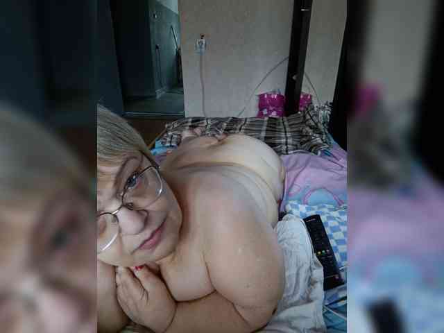 LLIyJluk Sex Cam Show