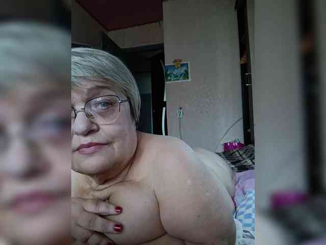LLIyJluk Sex Cam Show