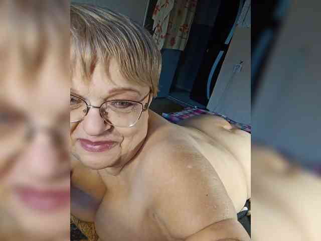 MAJIbILLIKA webcam