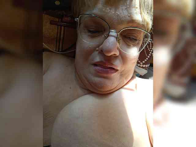MAJIbILLIKA webcam