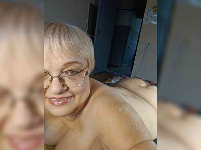 MAJIbILLIKA webcam