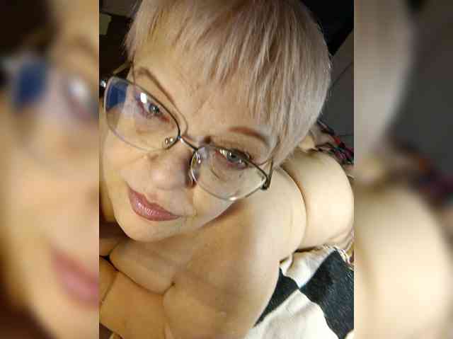 MAJIbILLIKA webcam