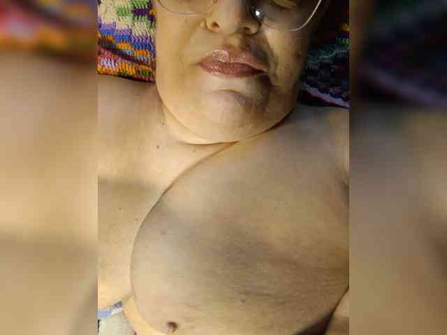 MAJIbILLIKA webcam