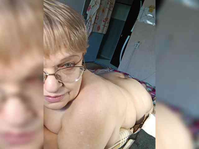 MAJIbILLIKA webcam