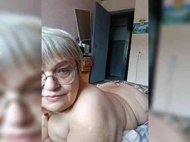LLIyJluk Sex Cam Show