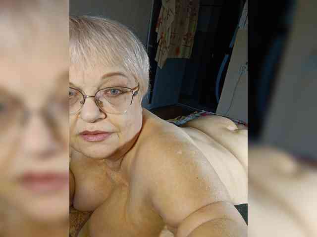 MAJIbILLIKA webcam