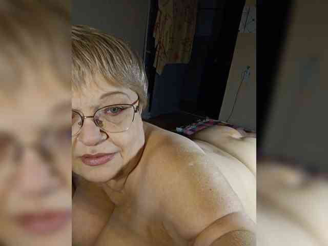 MAJIbILLIKA webcam