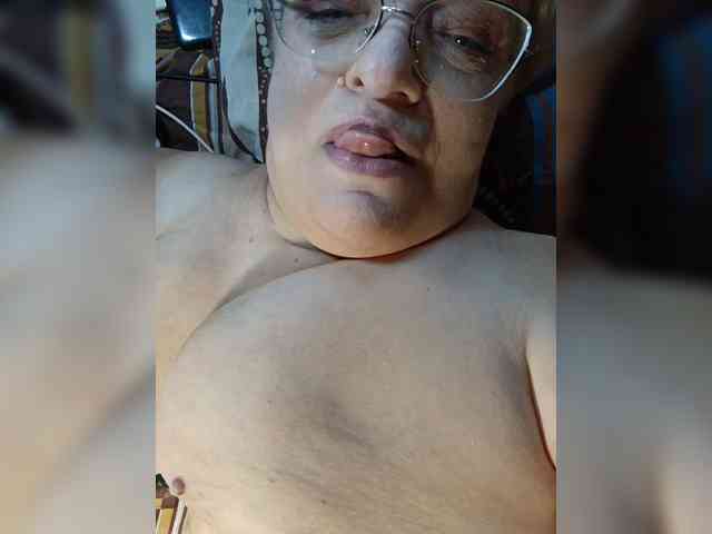 MAJIbILLIKA webcam