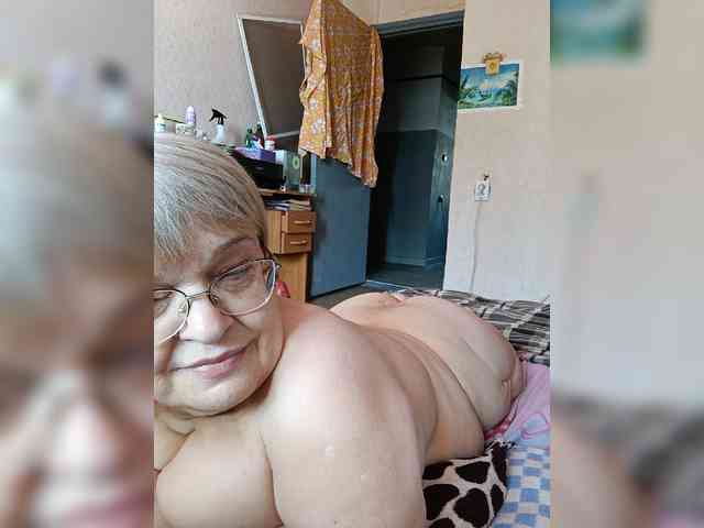 LLIyJluk Sex Cam Show
