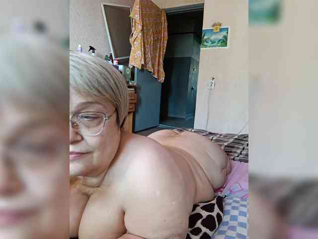 LLIyJluk Sex Cam Show