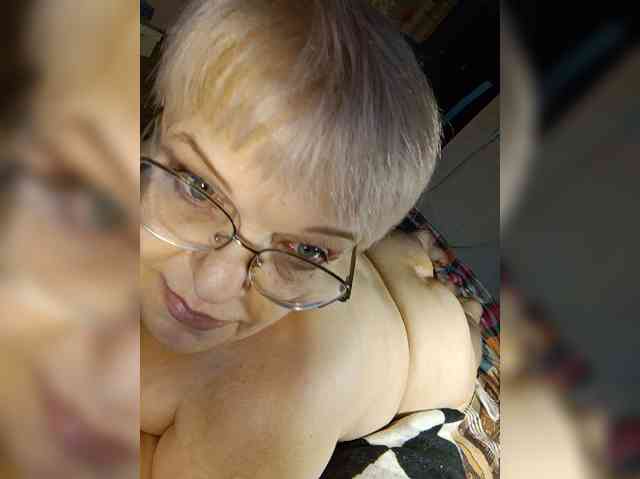 MAJIbILLIKA webcam