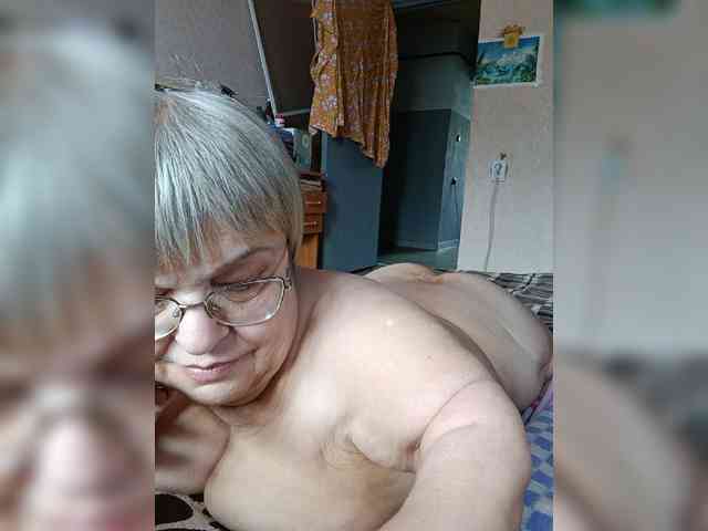 LLIyJluk Sex Cam Show