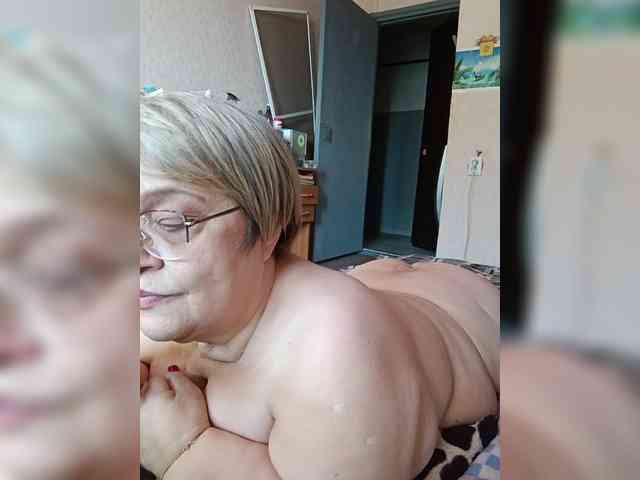 LLIyJluk Sex Cam Show